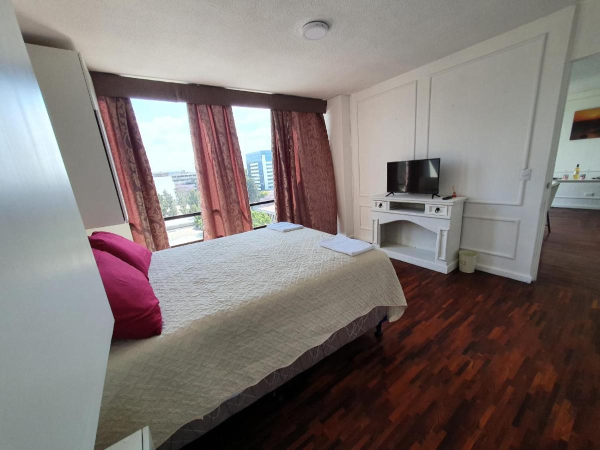 Apartamento Avenida Reforma Ciudad De Guatemala Ngoại thất bức ảnh